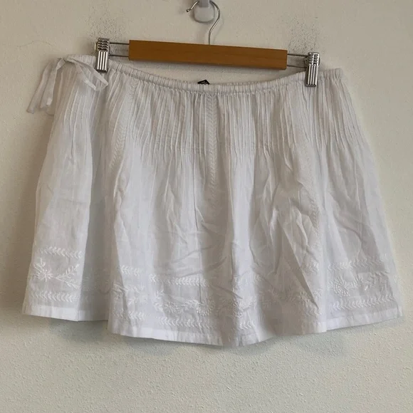 J.Crew Women's Embroidered side-tie mini skirt Large White Color - Picture 6 of 8